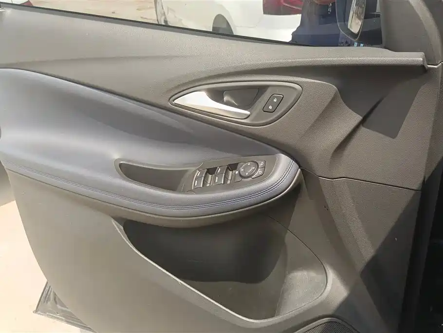 Encore GX 20 T CVT 2 WD Luxury