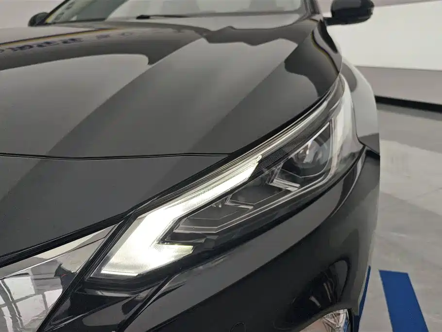 Teana 2.0 L XL Comfort