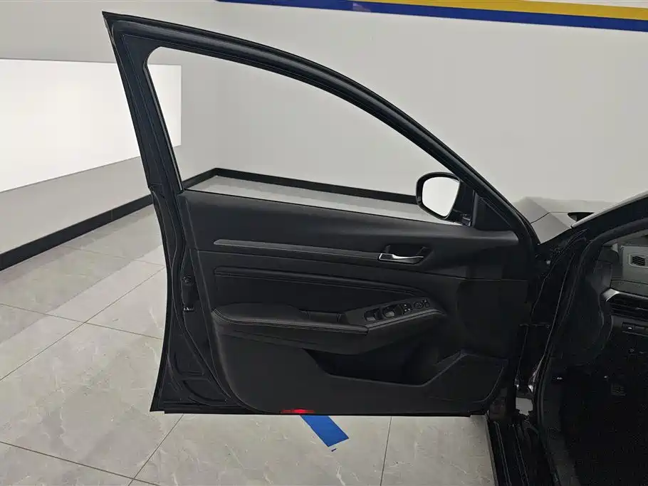 Teana 2.0 L XL Comfort