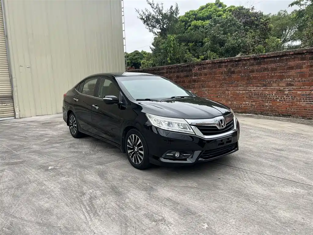 Crider 1.8 L Auto Luxury