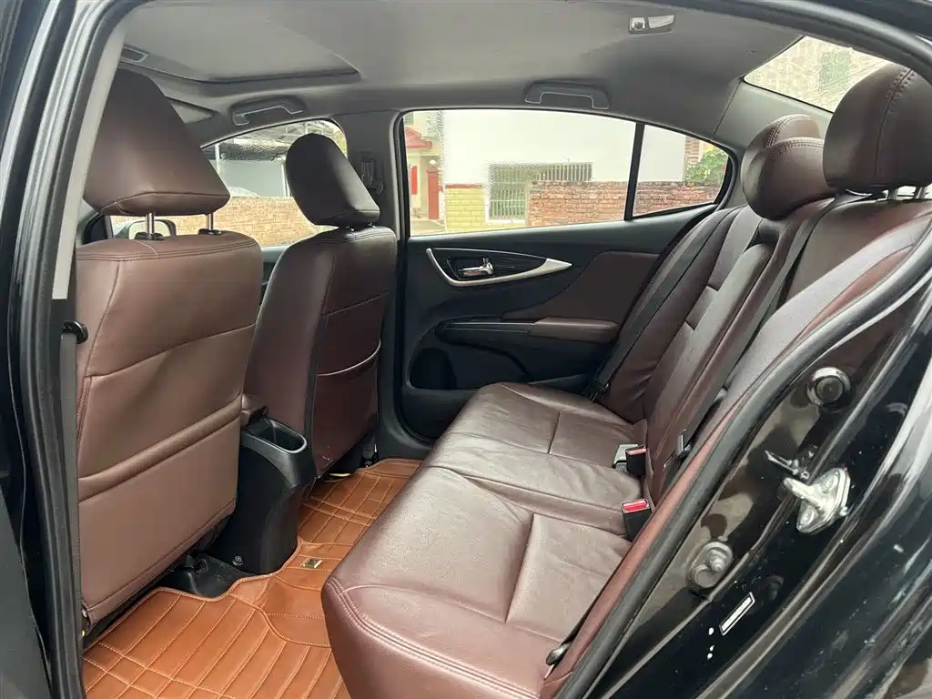 Crider 1.8 L Auto Luxury