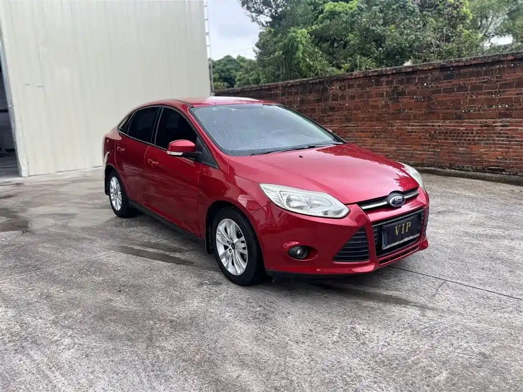 Focus Sedan 1.6 L Auto Comfort