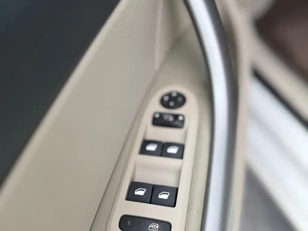 Peugeot 408 2.0 L Auto Comfort