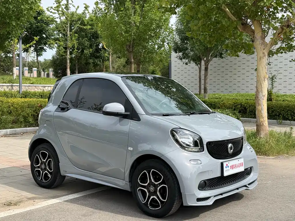smart fortwo 0.9 T 66 kW Hardtop Wind Engine CN-VI
