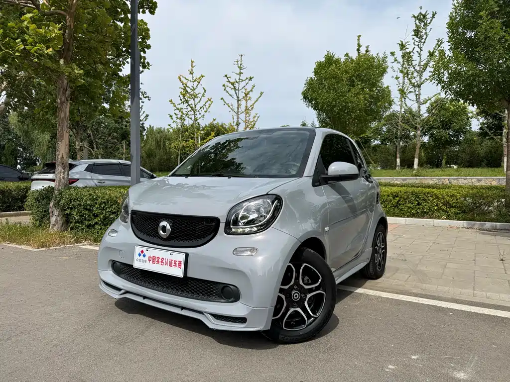 smart fortwo 0.9 T 66 kW Hardtop Wind Engine CN-VI