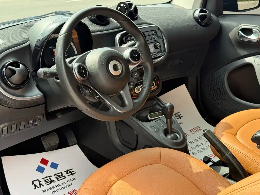 smart fortwo 0.9 T 66 kW Hardtop Wind Engine CN-VI