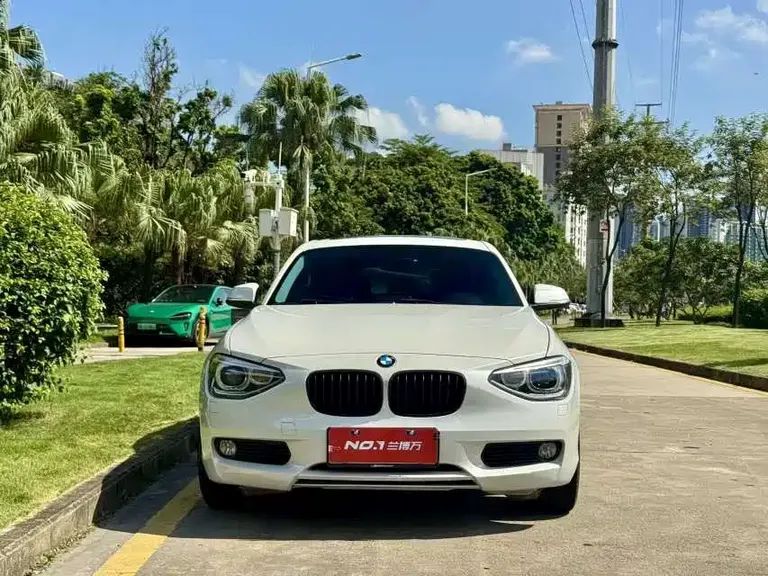 BMW 1 Series (Import) Facelift 118 i Leading