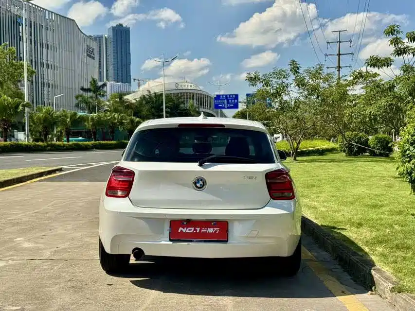 BMW 1 Series (Import) Facelift 118 i Leading