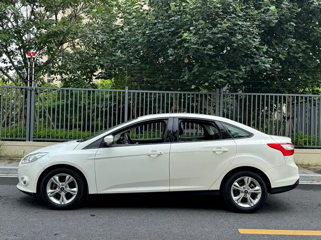 Focus Sedan 1.6 L Auto Style