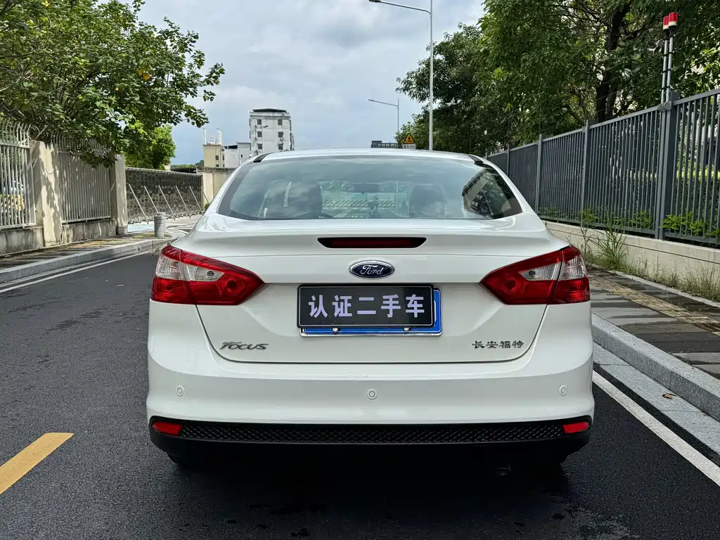 Focus Sedan 1.6 L Auto Style