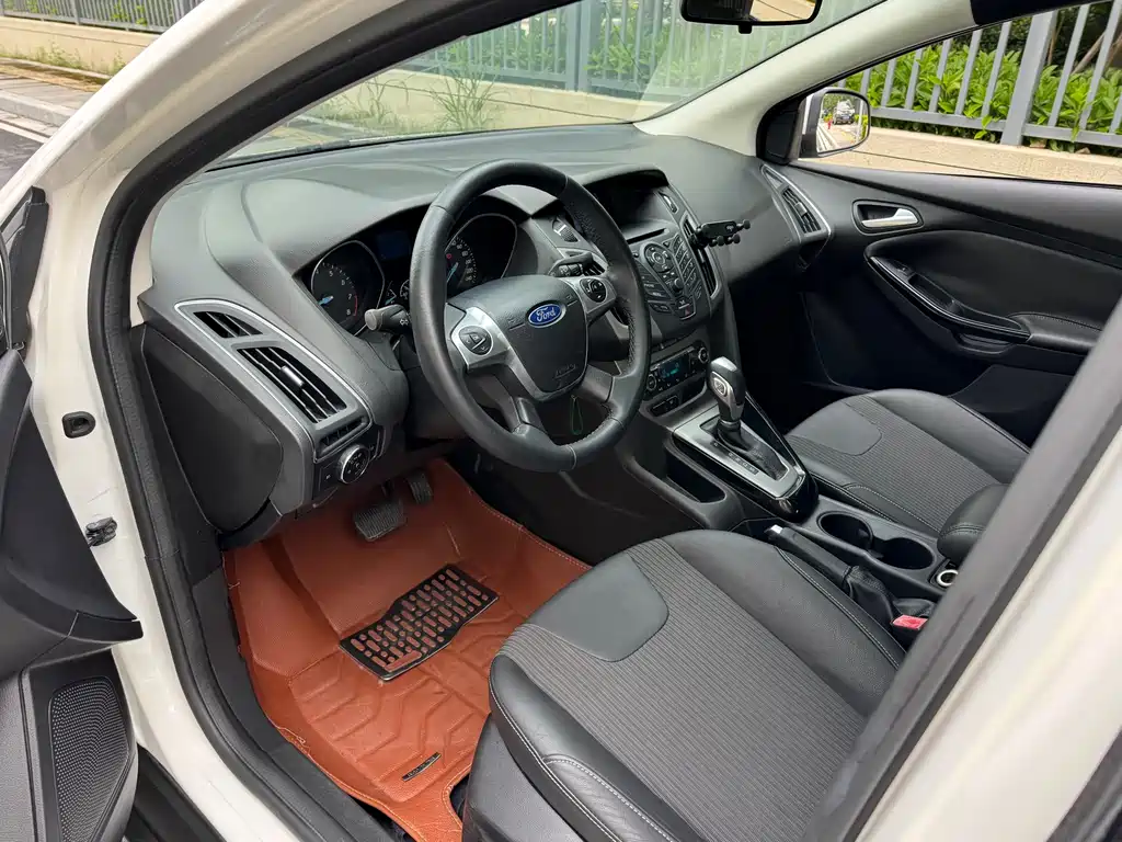 Focus Sedan 1.6 L Auto Style
