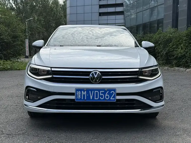 Volkswagen Bora 280 TSI DSG Supreme Travel