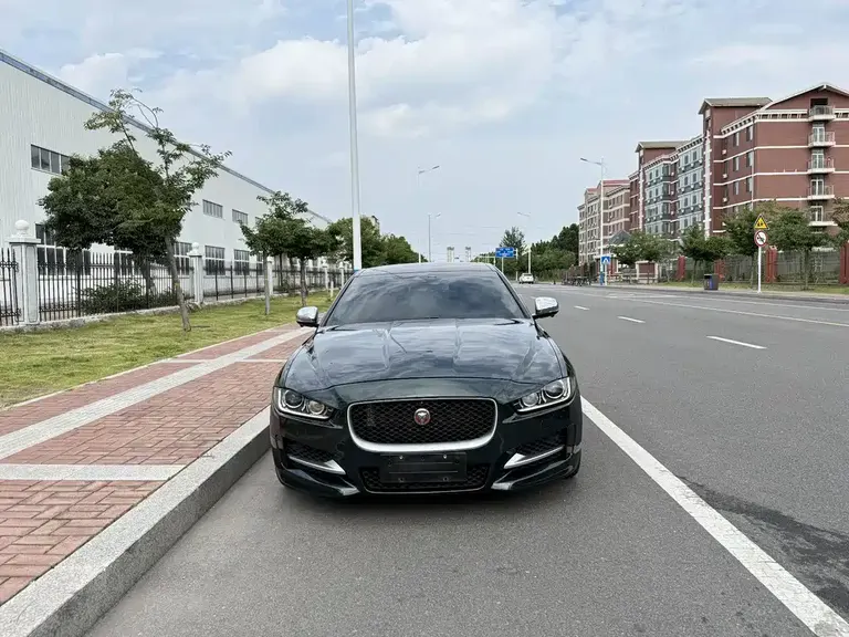 Jaguar XE 2.0 T 200 PS R-Sport