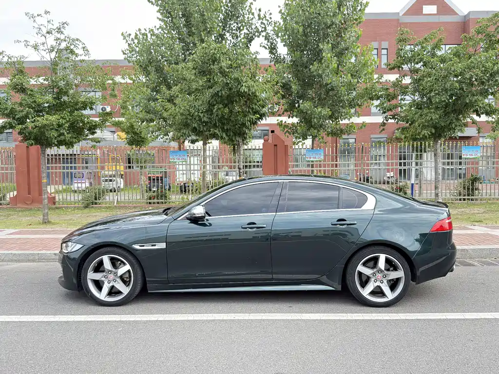 Jaguar XE 2.0 T 200 PS R-Sport