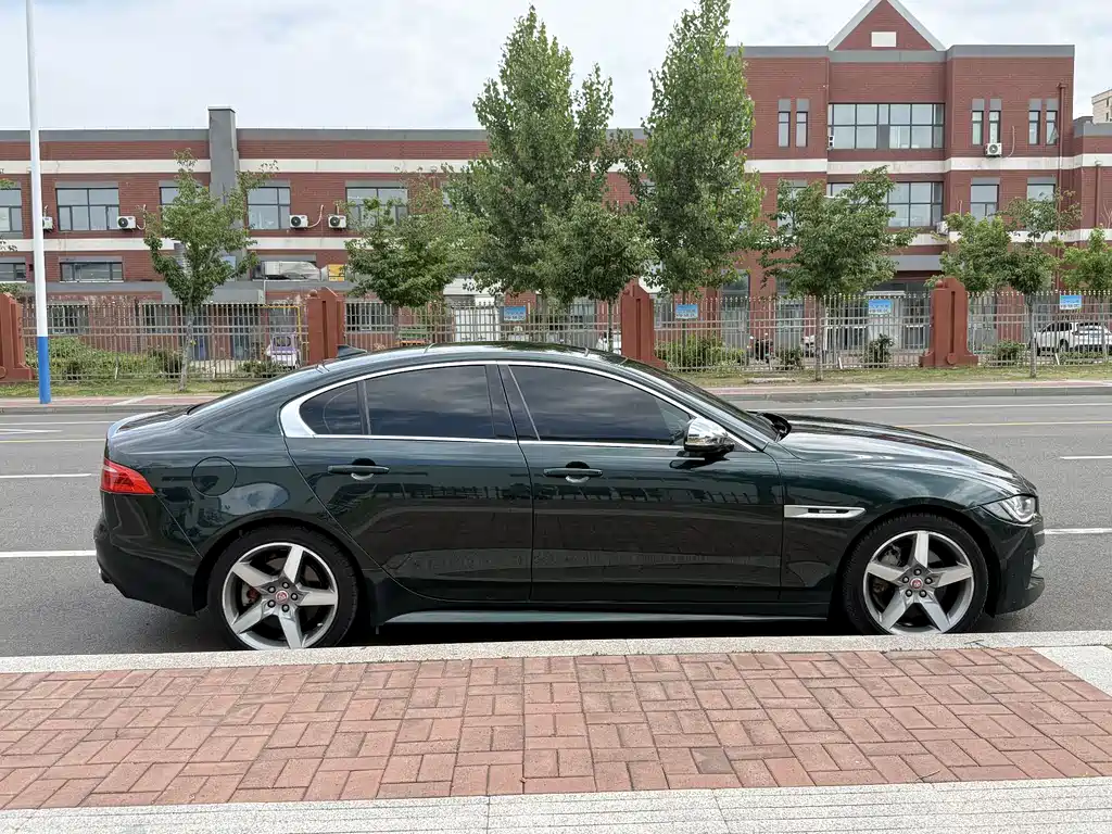 Jaguar XE 2.0 T 200 PS R-Sport