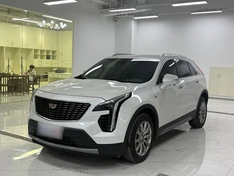 Cadillac XT4 28 T 2 WD Distinguished