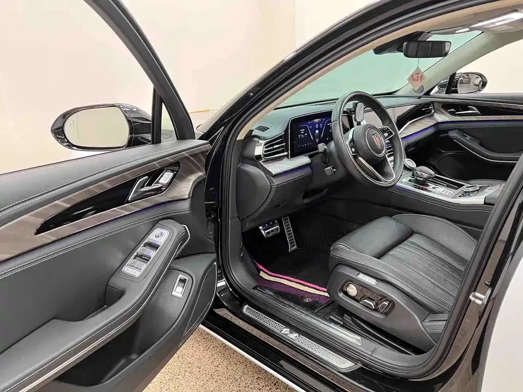 Hongqi H9 2.0 T Connected Flagship Enjoyment