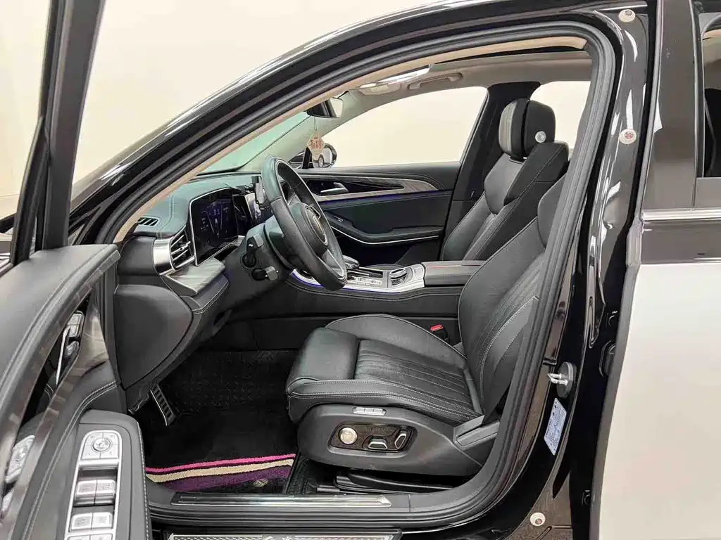 Hongqi H9 2.0 T Connected Flagship Enjoyment