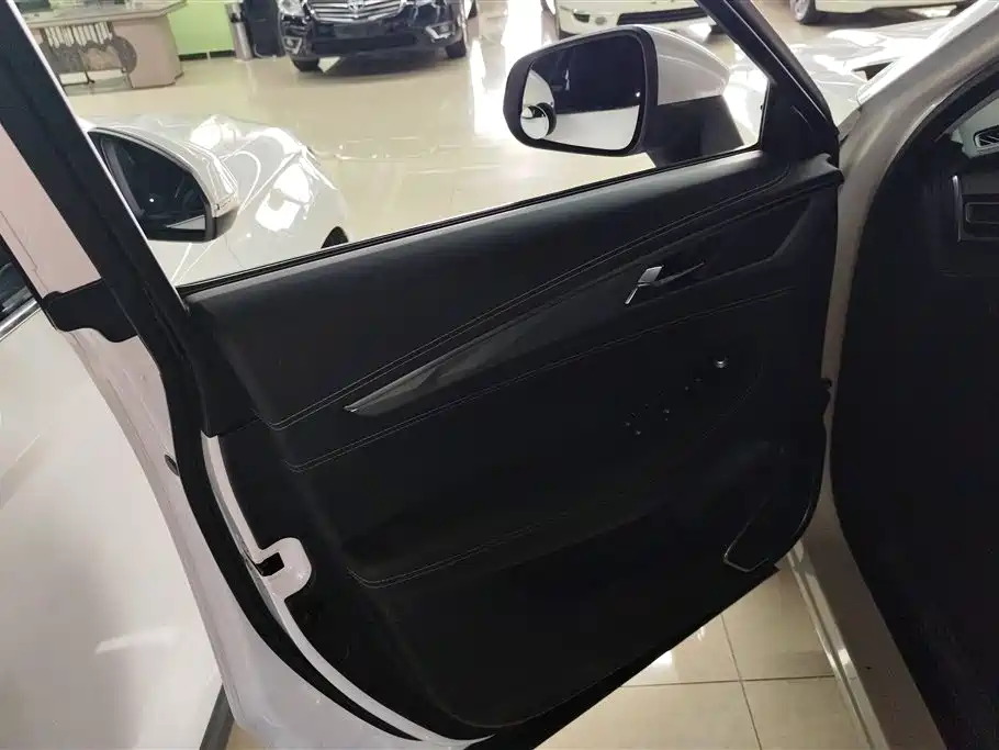 Changan CS85 Coupe 1.5 T DCT CN-VI