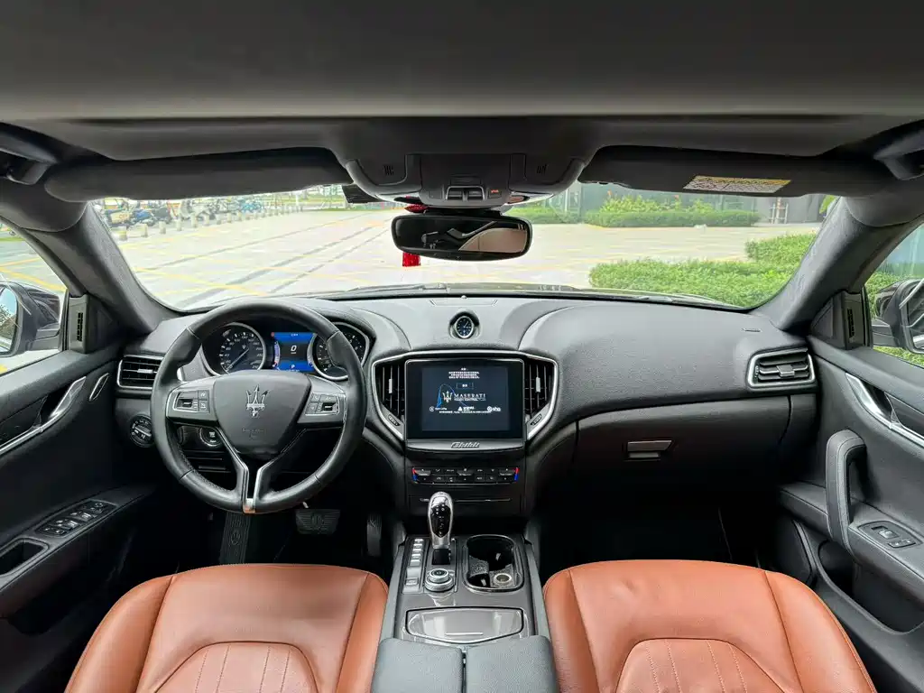Ghibli 3.0 T Standard