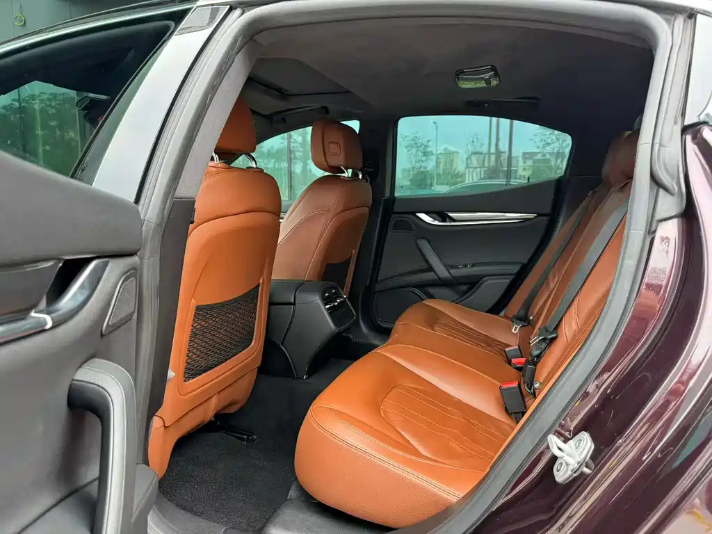 Ghibli 3.0 T Standard