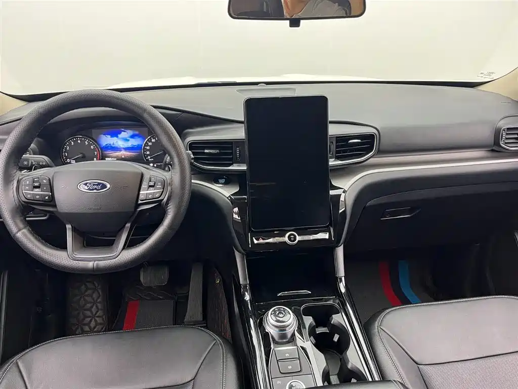 Explorer EcoBoost 285 4 WD Style 6-seat