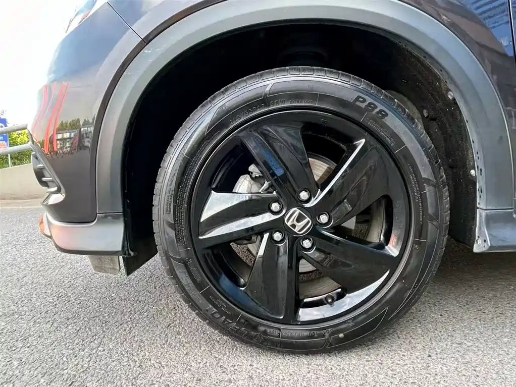 Vezel 1.5 L CVT Phantom Night · Pioneer
