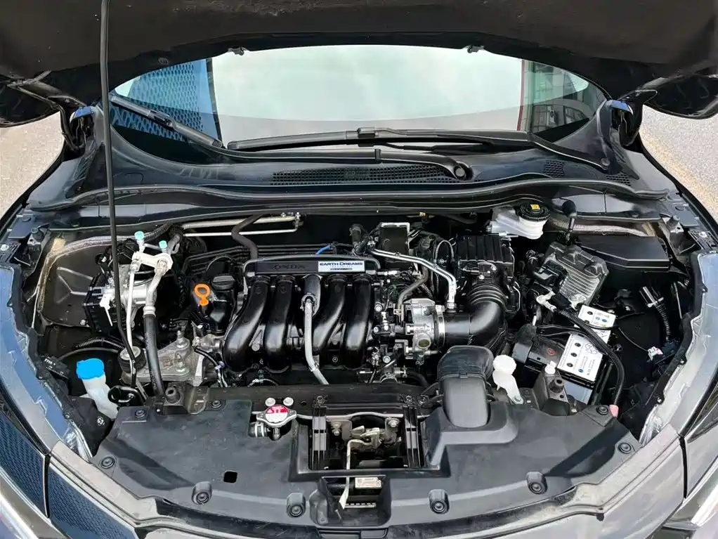 Vezel 1.5 L CVT Phantom Night · Pioneer