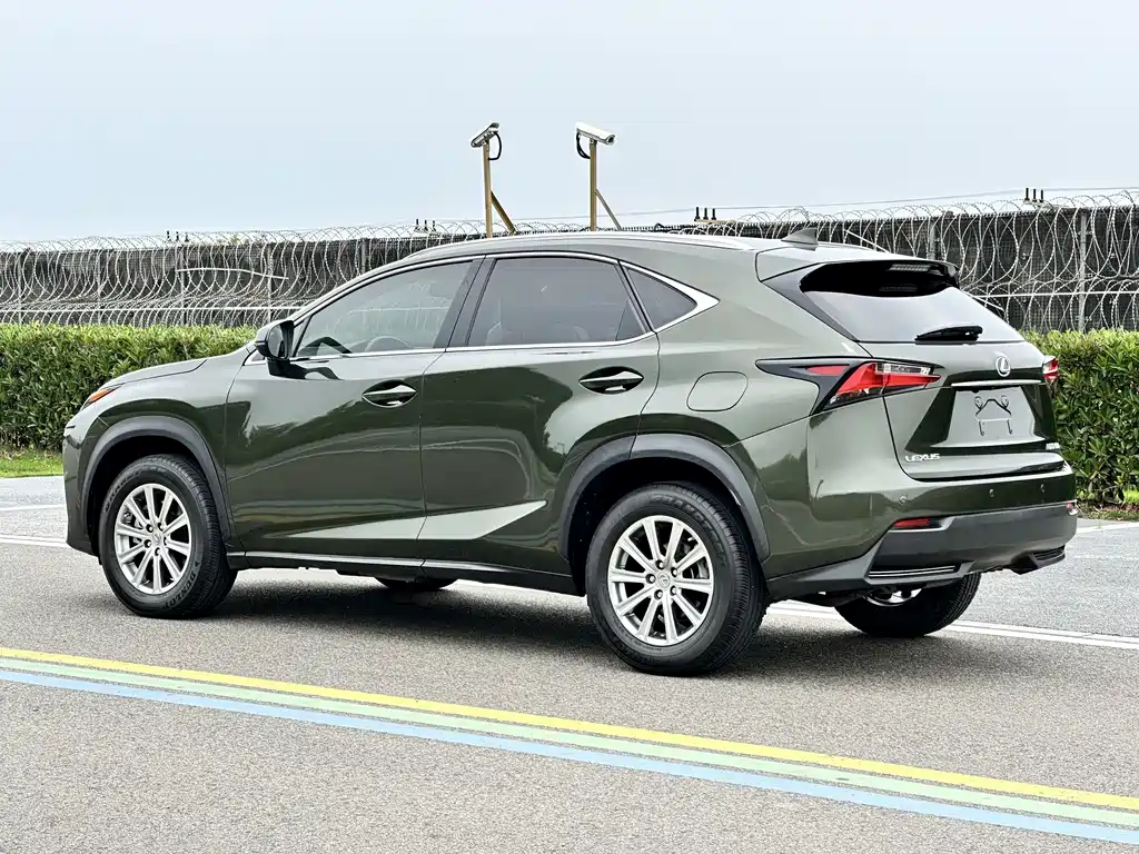 Lexus NX 200 AWD Sharp Style