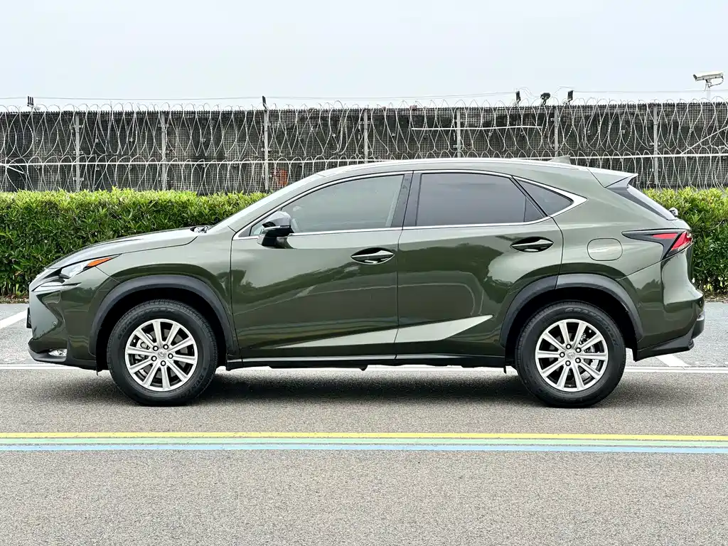 Lexus NX 200 AWD Sharp Style