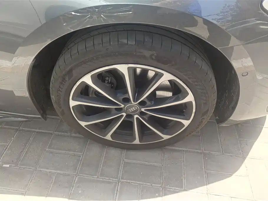 Audi A5 L 2.0 T Sport Plus