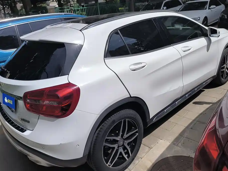 Mercedes-Benz GLA GLA 200 Fashion