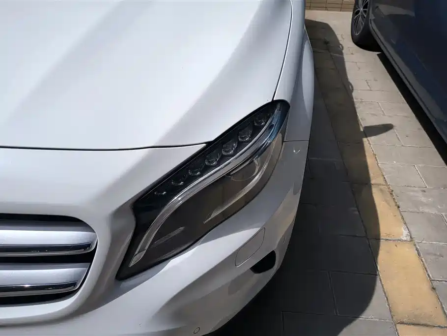 Mercedes-Benz GLA GLA 200 Fashion