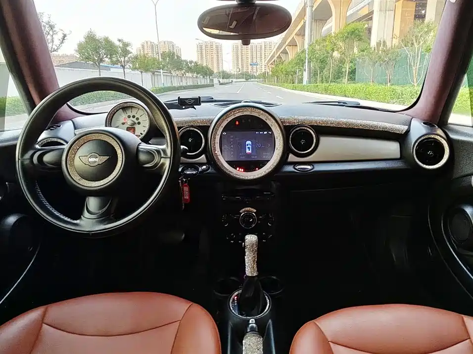 MINI 1.6 L ONE Limited 1 st Edition