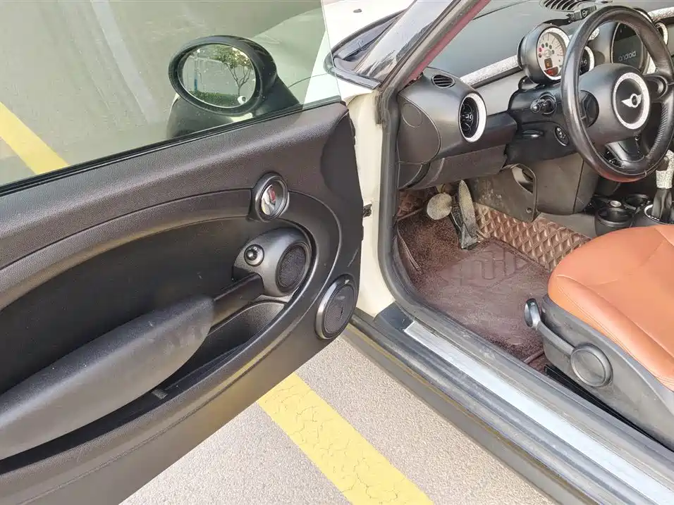 MINI 1.6 L ONE Limited 1 st Edition