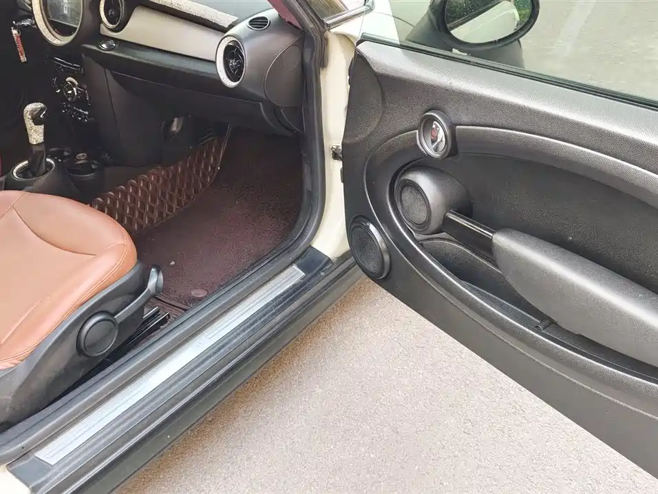 MINI 1.6 L ONE Limited 1 st Edition