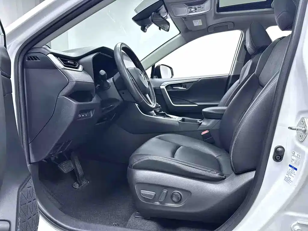 RAV4 2.0 L CVT 4 WD Style Plus