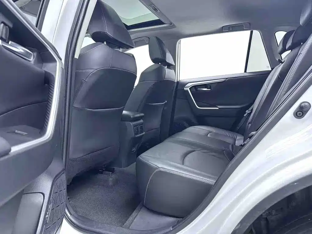 RAV4 2.0 L CVT 4 WD Style Plus