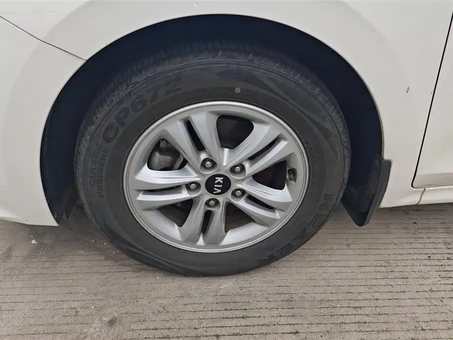 Forte 1.6 L Auto Style CN-VI