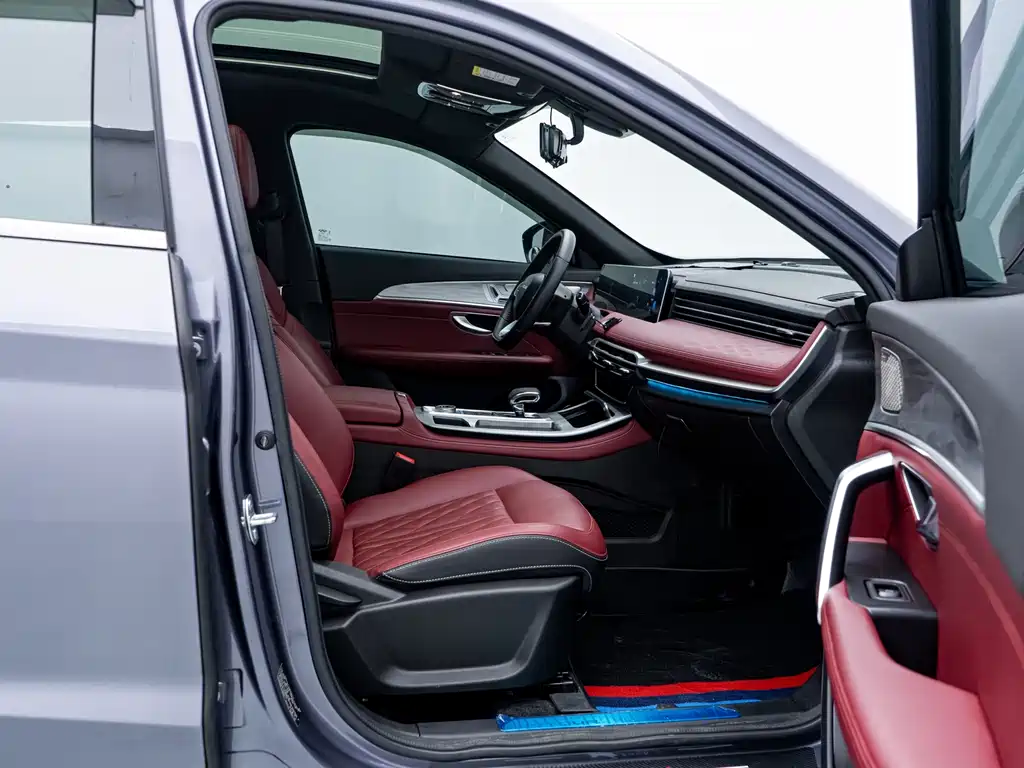 Jetour X70 PLUS 1.6 T DCT Strong 5-seat