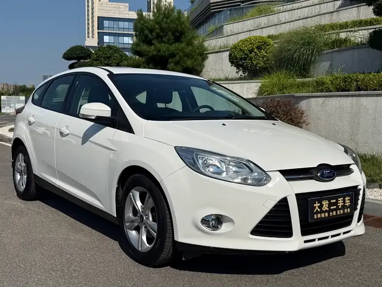 Ford Focus Hatchback 1.6 L Auto Style