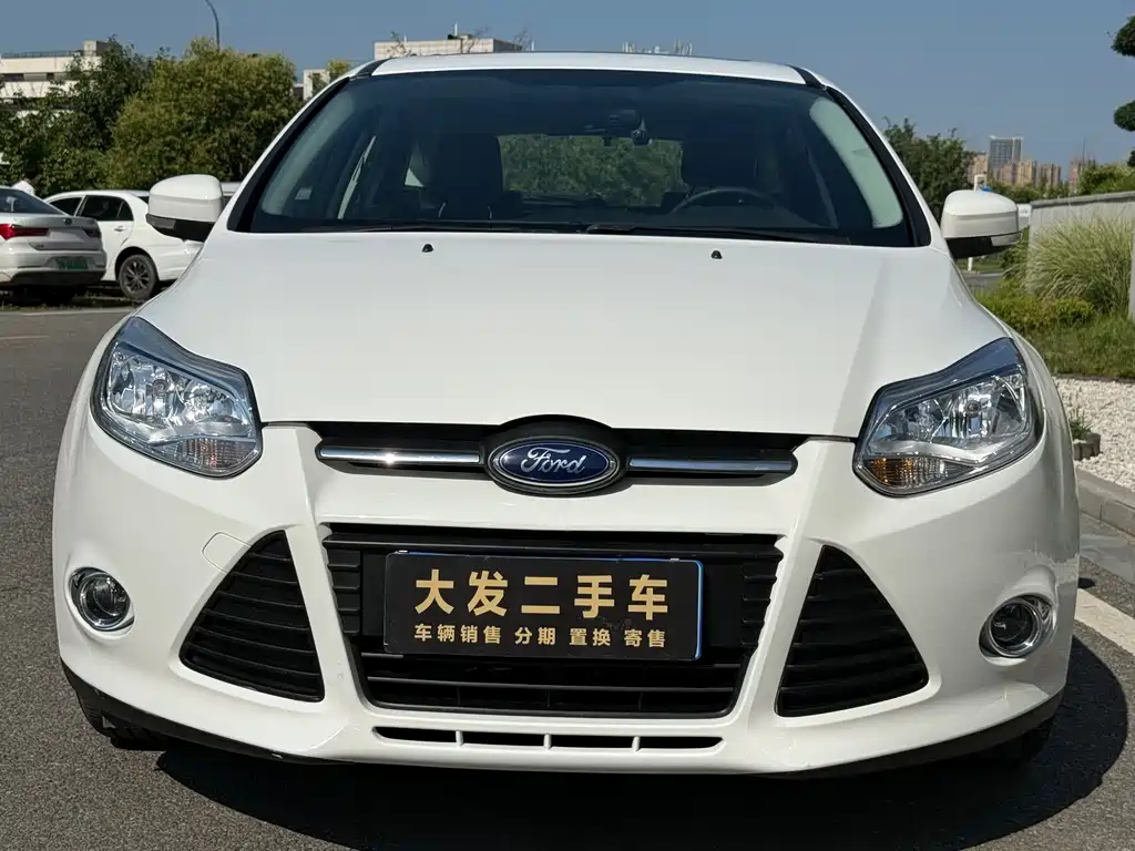 Focus Hatchback 1.6 L Auto Style