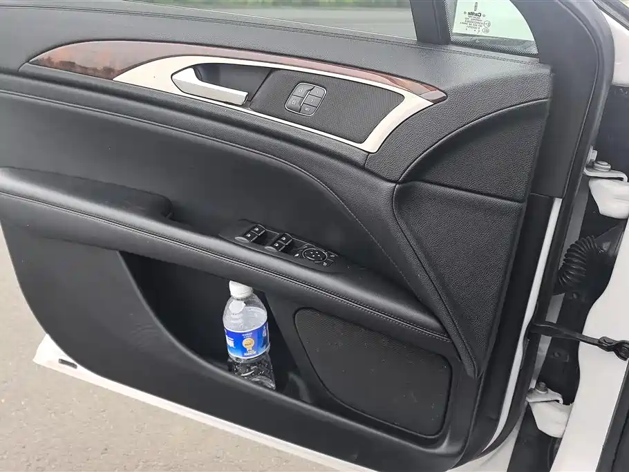 Lincoln MKZ 2.0 T Premium