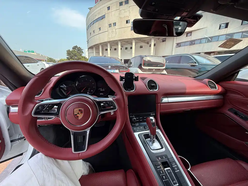 Porsche 718 Boxster 2.0 T