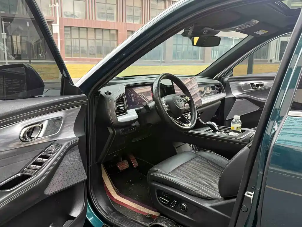 GAC Trumpchi GS8 Dual Engine Series 2.0 TM 4 WD Distinguished (6-seat)