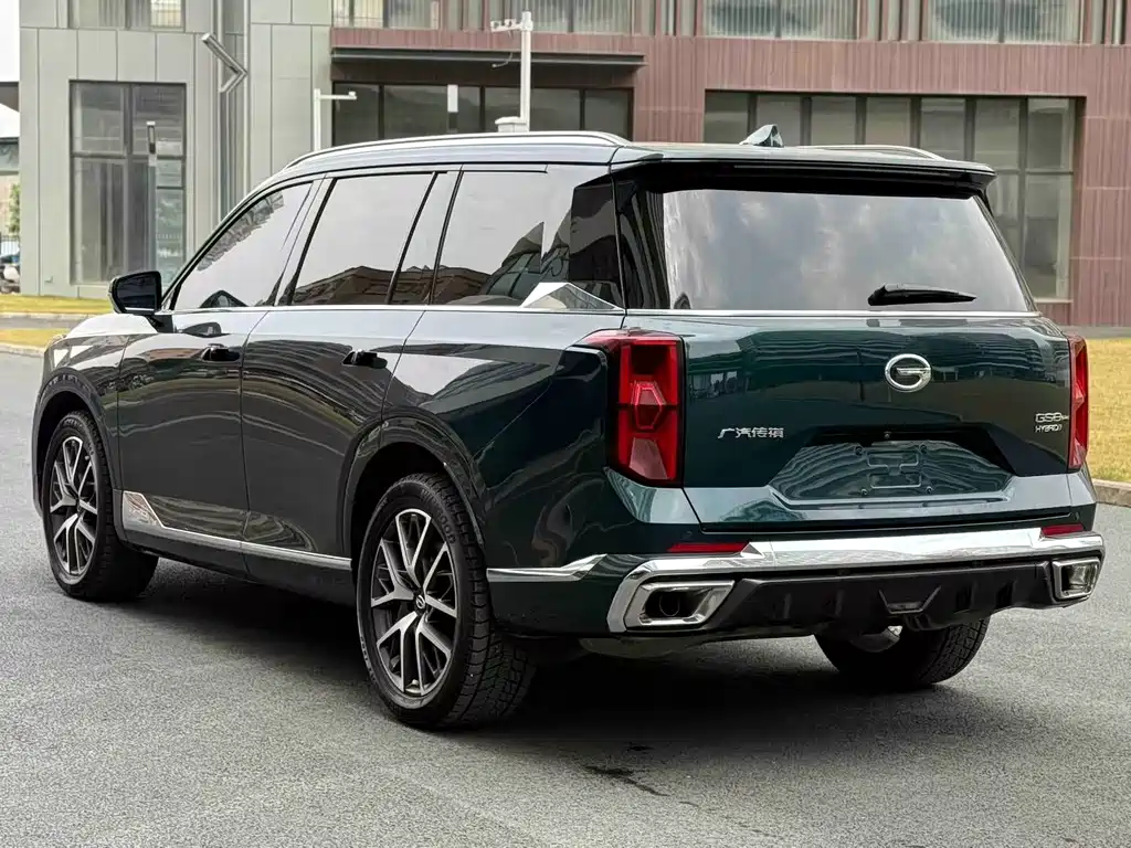 GAC Trumpchi GS8 Dual Engine Series 2.0 TM 4 WD Distinguished (6-seat)