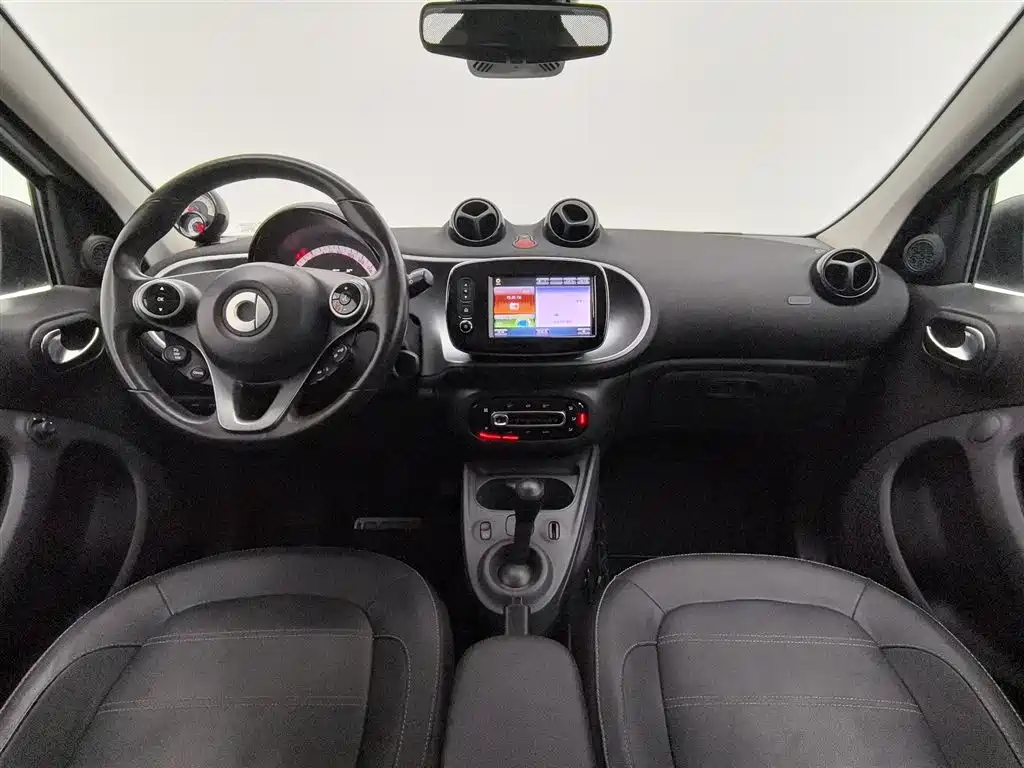 smart forfour 0.9 T 66 kW Pioneer