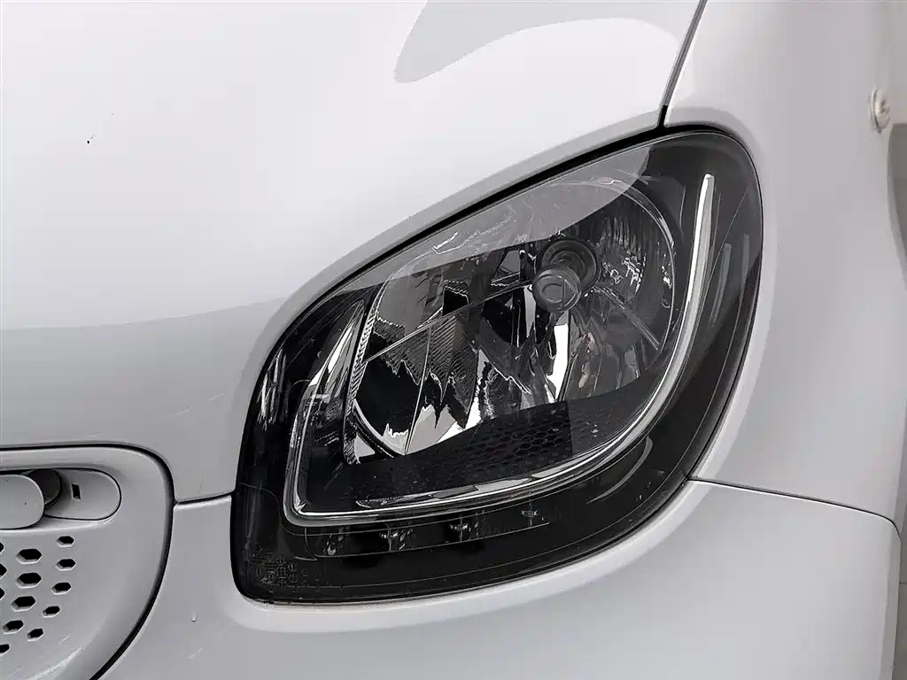 smart forfour 0.9 T 66 kW Pioneer