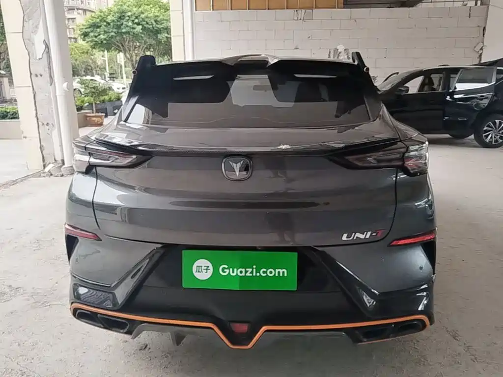 Changan UNI-T 长安UNI-T 2022款 2.0 T 运动版 尊贵型