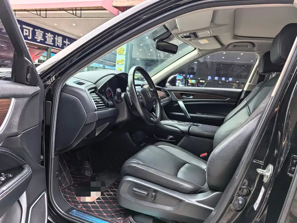 Avancier 370 TURBO 2 WD Luxury